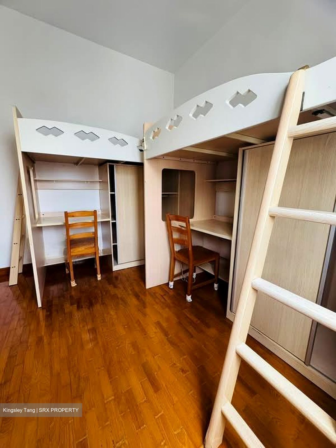 Dmanor (D16), Terrace #566211551